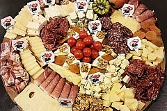 Käse- und Fleischplatte